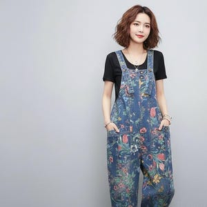 Ruimvallende overall met print en print voor dames