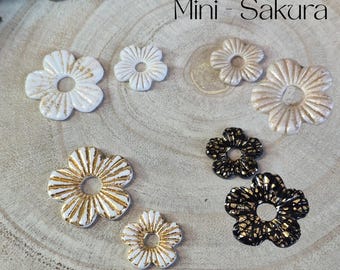 Pendientes intercambiables de Sakura y mini Sakura – flores acanaladas – joyería artesanal – se venden sin aros – regalo para mujer