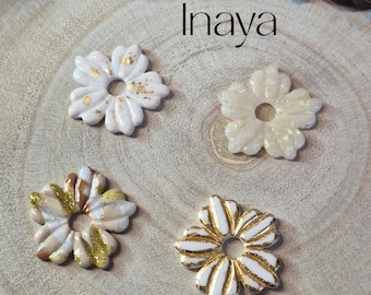 Pendientes intercambiables Inaya – Flores texturizadas – Joyería artesanal – Se venden sin aros – Regalo para mujer