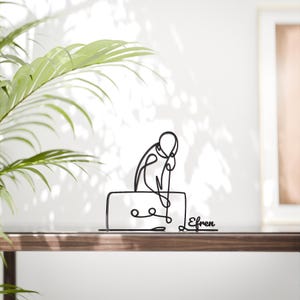 Jogador de bilhar personalizado - Escultura minimalista em arte linear