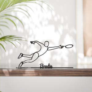 Personalized Frisbee Player 02 Figure - Minimalist Line Art Sculpture
