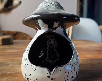 Mushroom Ashtray/Incense Burner- ArtistTBD- B8