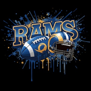 Op de afbeelding: Een grafisch ontwerp met het woord "RAMS" in blauw en goud, samen met een blauw-witte American football en een blauw-gouden helm. De achtergrond is zwart met blauwe en gouden verfspatten en sterren.