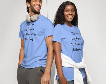 Ontspannend T-shirt: opgestoken haar, joggingbroek, geen make-up