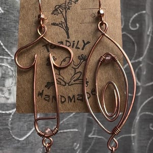 Boucles d'oreilles pendantes Anatomy 101 - Quartz rose cuivré et opale
