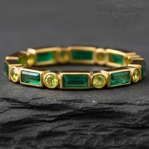 Baguette Cut Emerald And Peridot Full Eternity Band, Toi Et Moi Ring, Dual Birthstone Engagement Ring, Minimalist Alternative Promise Ring