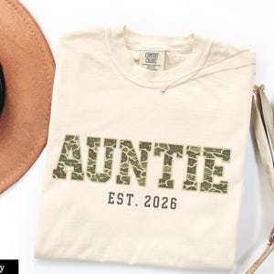 Personalized Auntie Est 2026 Shirt, Custom Future Aunt Comfort Colors Shirt, New Aunt Gift, Pregnancy Announcement Tee Sweatshirt, Aunt Tee