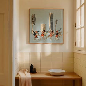 Könnte beinhalten: Ein quadratischer Wandkunstdruck in einem Rahmen mit hellblauem Hintergrund, auf dem vier geflügelte Figuren eine Haarbürste, ein Stück Seife mit der Aufschrift SOAP, einen Kamm und eine Zahnbürste tragen. Die Figuren sind im Vintage-Stil gehalten.