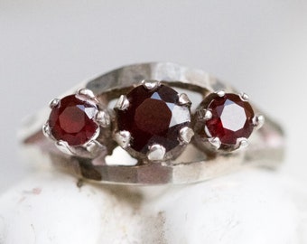 Art Deco Garnets Ring Size N - Sterling Silver 3 Stone Ring Size 6.5 - Gothic Red Engagement - Victorian Revival - Vintage Oxidized Jewelry