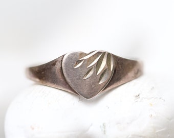 Heart Signet Ring size K - Sterling Silver Art Deco Pinky Finger Ring Size 5 1/2 - Vintage Oxidised Jewellery