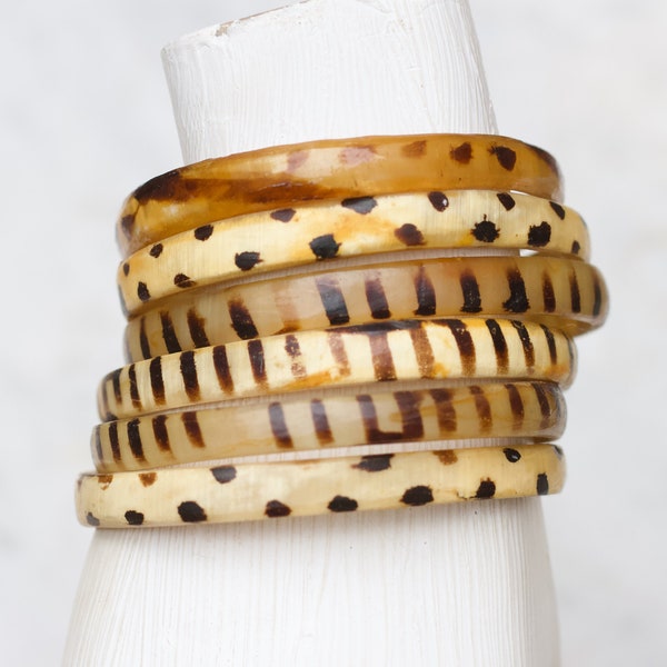 African Cow Horn Bangles Hand Painted Animal Print - set of 6 Stacking Bracelets - Beige and Black - Vintage Boho Natural Jewellery