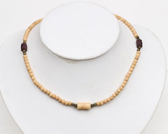 Collier Ethnique En Os Bovin Avec Pendentif Motif Poissons En Forme De Cœur – Très Bon état