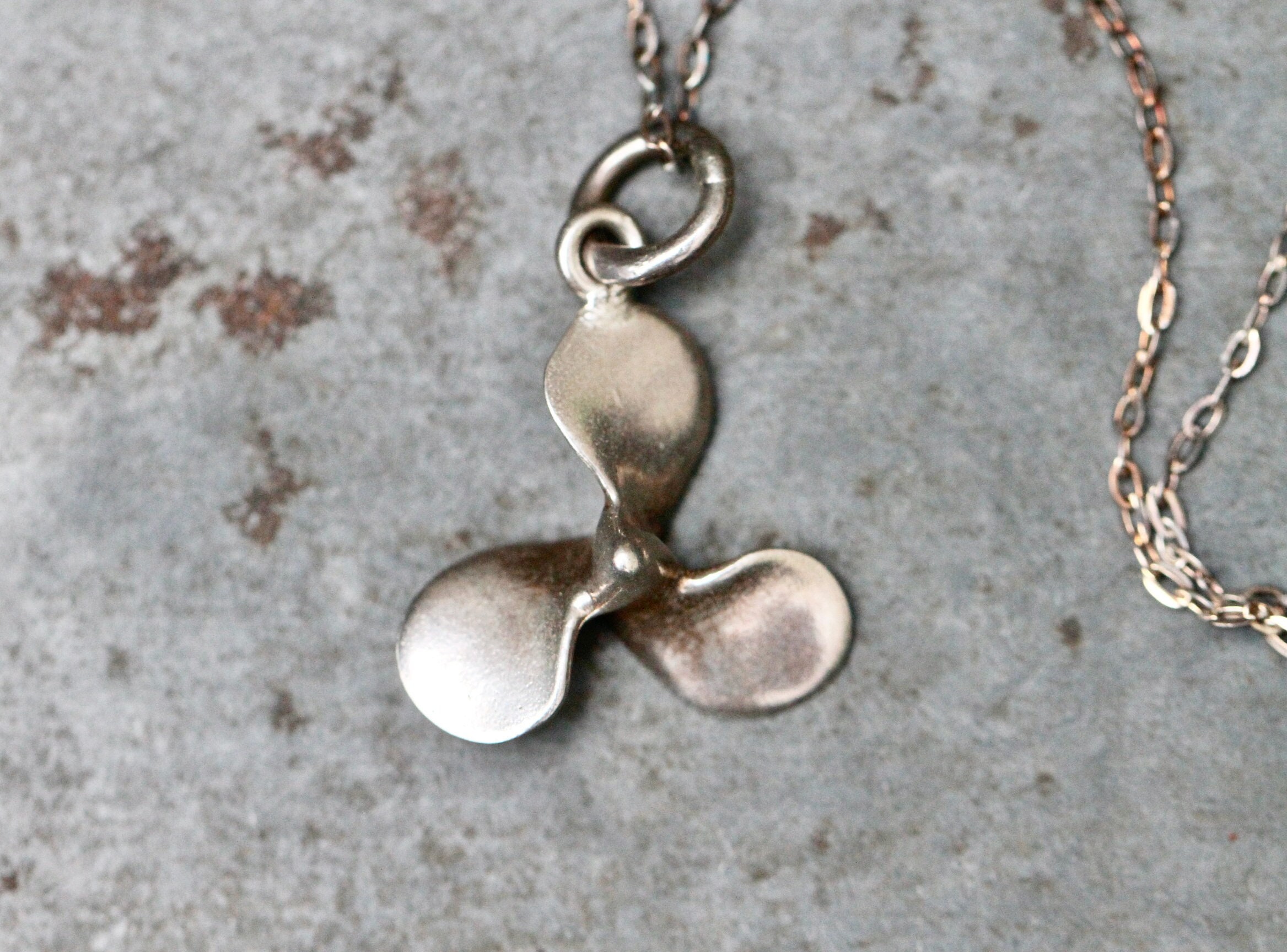 Propeller necklace pendant deals