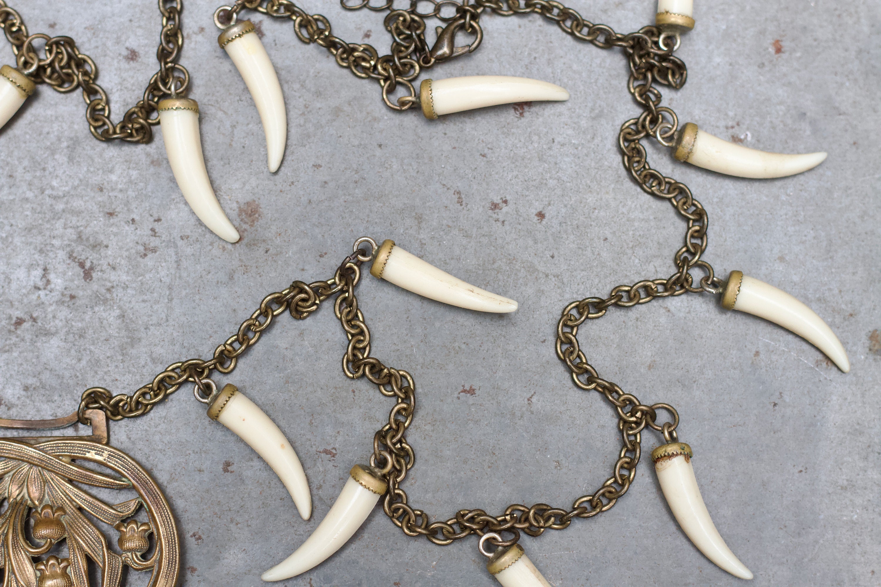 国内で当店のみ ILLUSORY - Tribal Tassel Beaded Fang Necklace il_fullxfull.2400027643_owqn.jpg