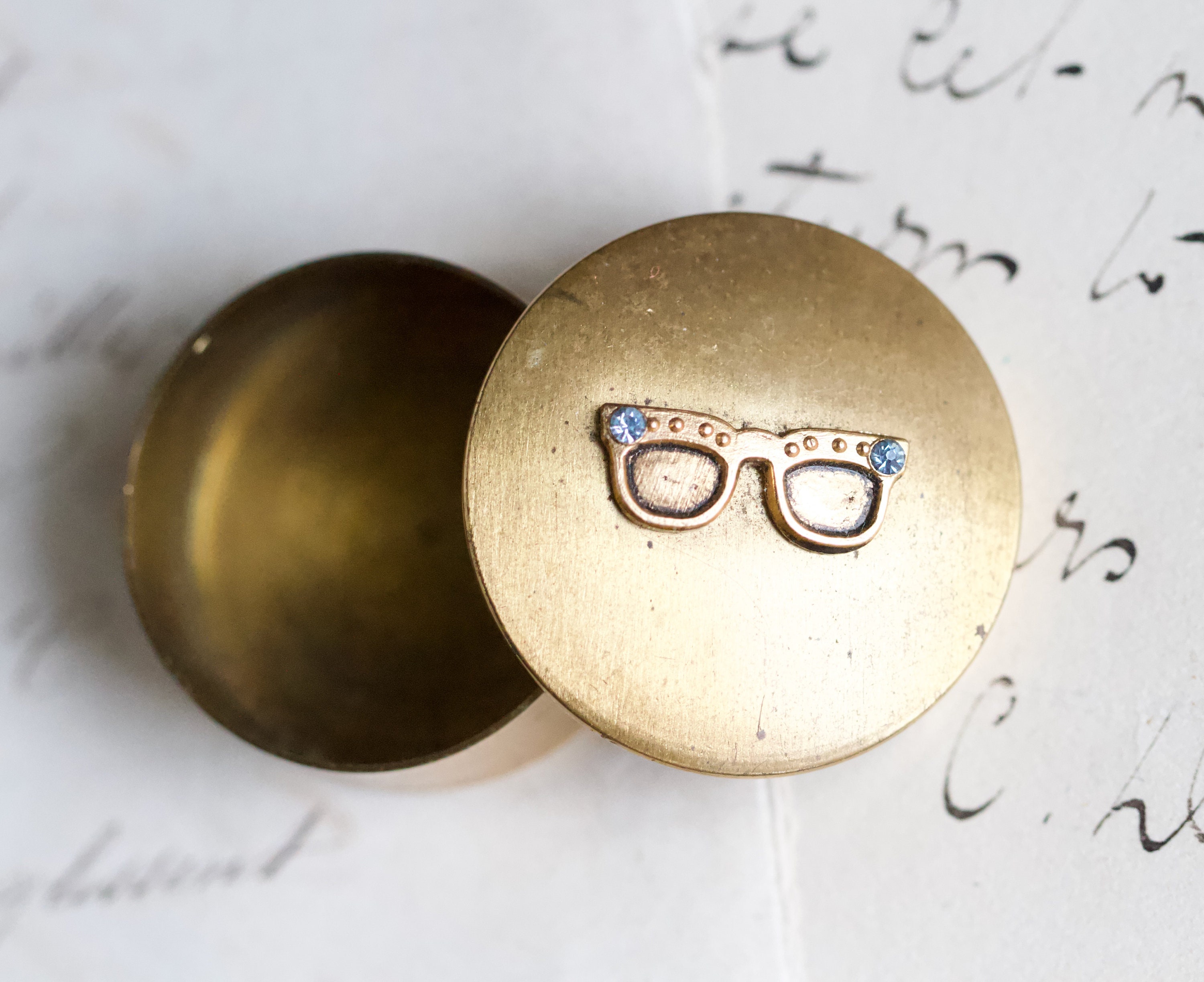 Tiny Spectacles Pill Box Eyeglasses Brass Round Snuff Box -  UK