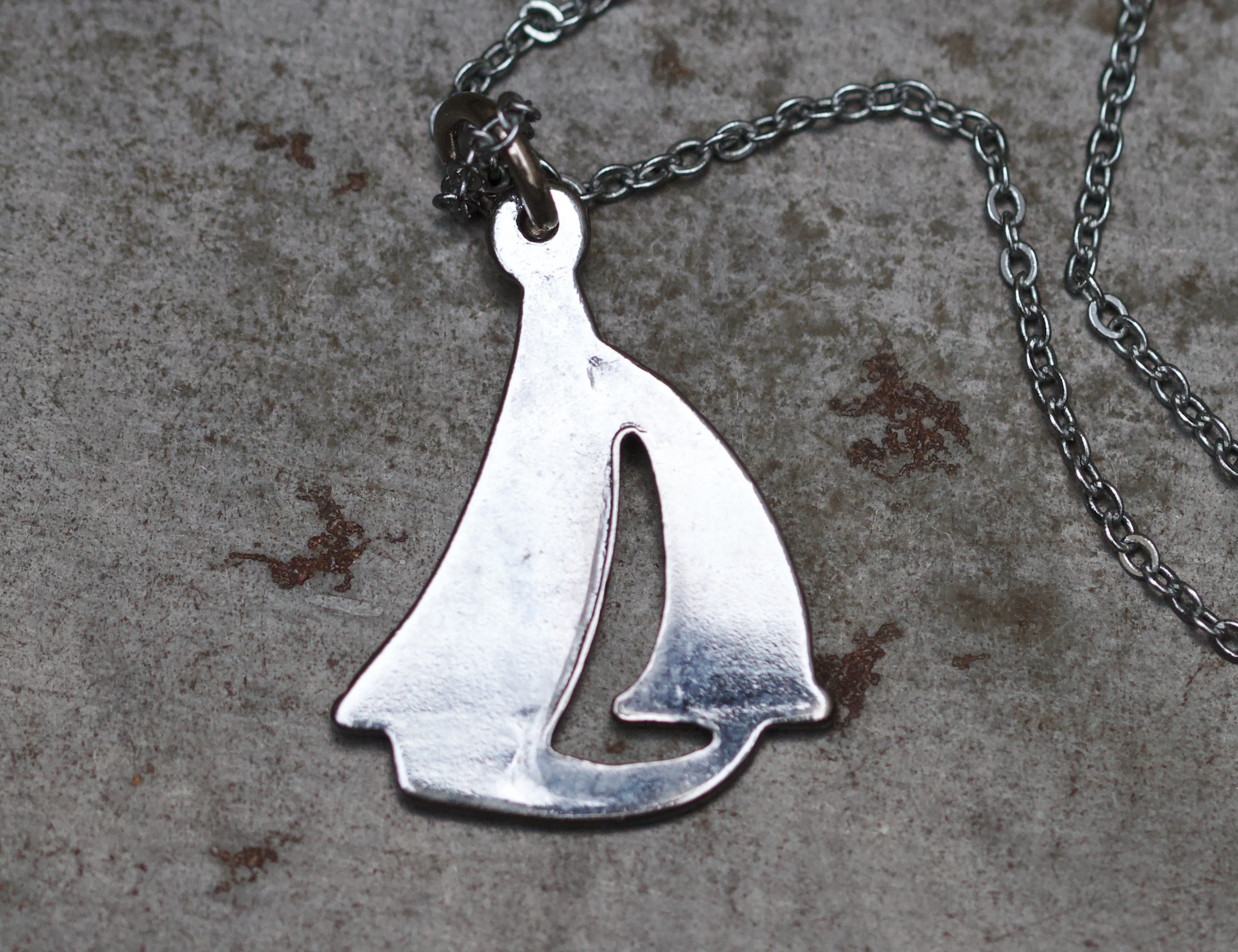 Pendentif Voilier En Nacre D’ormeau – Breloque Vintage En Métal Argenté – Occasion