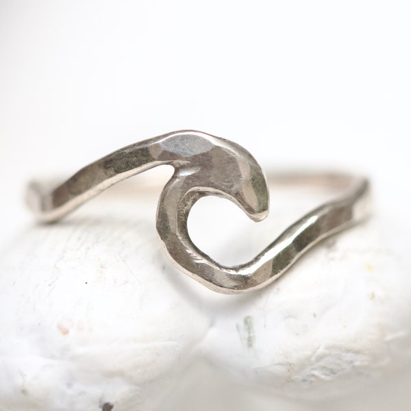 Sea Wave Ring size L - Hammered Sterling Silver Thin Index Finger Ring Size 6 - Surf's Up - Vintage Zen Jewellery