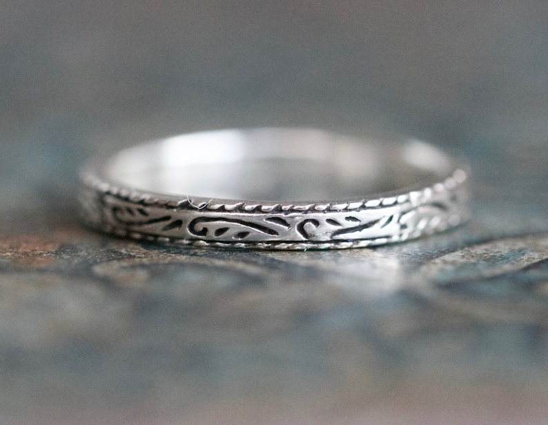 Sterling Silver Elegant Stacker Ring Size size 4.5 Made in Thailand Thin Wedding Band Ring