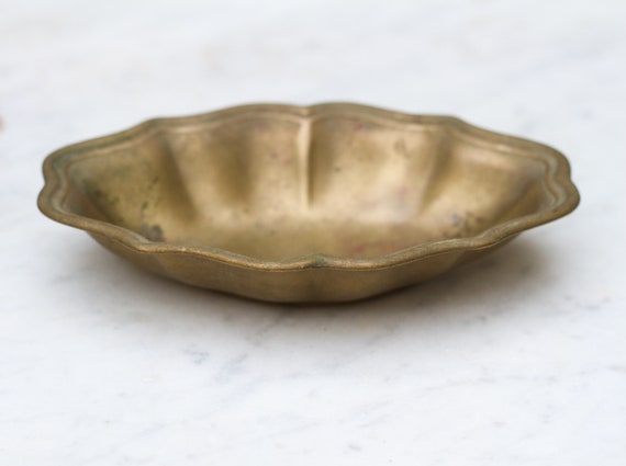 Victorian Ring Holder or Pin Dish - Brass Miniatu… - image 5