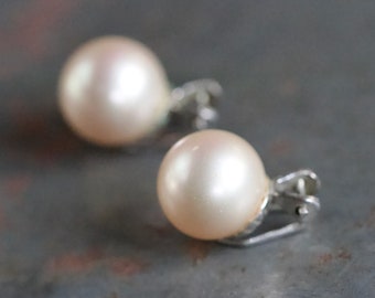 Art Deco Pearl Clip On Earrings - Simple Round 14mm Pearls - Vintage oxidised Cocktail Jewellery