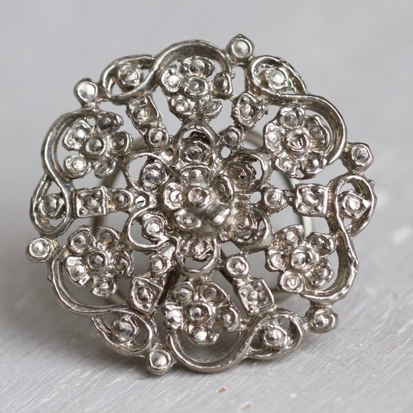 Art Nouveau Scarf Ring - Floral Silver Tone Scarf Holder - Vinatge Gothic Jewelry