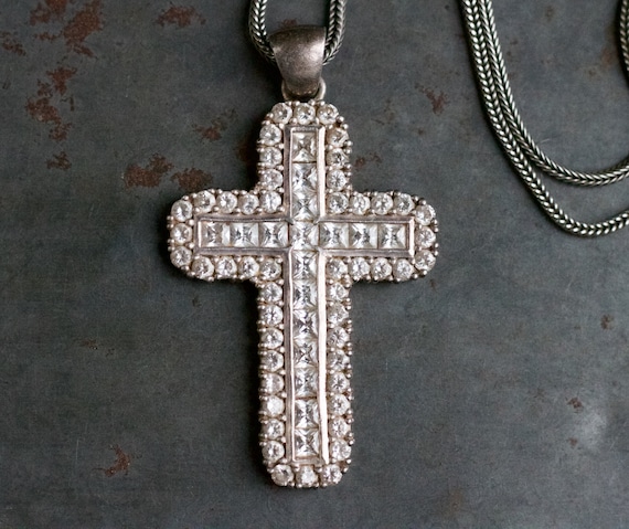 chunky gold cross necklace