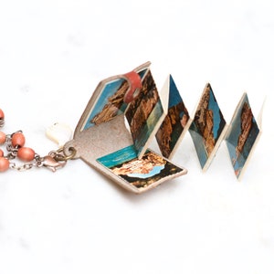 Algarve als Rochas Locket Halskette - Miniatur Postkarte Leder-Buch-Anhänger mit farbigen Fotos von Höhlen am Meer - Vintage schrulligen Schmuck