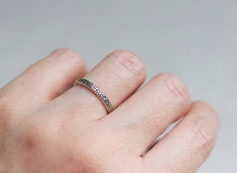 Sterling Silver Elegant Stacker Ring Size size 4.5 Made in Thailand Thin Wedding Band Ring