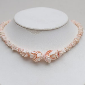 Pink Seashells Boho Necklace - Chunky Mermaid Choker - Conch Shell Shards and Puka Shells Short Necklace - Vintage Natural Boho Jewellery