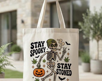 Borsa tote per Halloween da fumatore di marijuana, divertente design con scheletro e erba, regalo "Stay Spooky Stay Stoned" per gli amanti della cannabis, regalo di Halloween 420