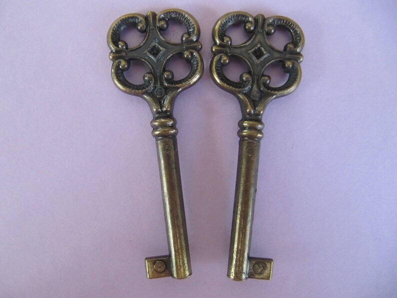 ornate bronze square metal key Fancy vintage Skeleton key Santa keys cabinet keys old keys as component for pendants or keychain