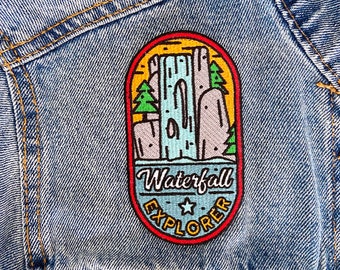 Arrowhead Shape Waterfalls Embroidered Patch Iron-on//Sew-on Nature DIY Applique