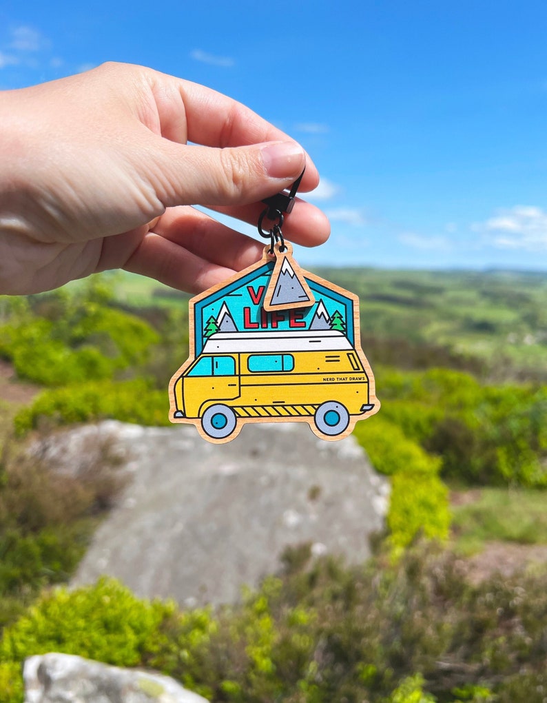 Van Life Adventure, Hike Mountains, Travel Wooden Keychain zdjęcie 1