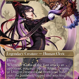 Può includere: Una carta di Magic: The Gathering con Bayonetta, una Creatura Leggendaria - Chierico Umano. L'artwork raffigura Bayonetta con lunghi capelli neri e viola, occhiali e un abito scuro, che tiene in mano una creatura demoniaca. Il testo della carta include l'abilità "Volare".
