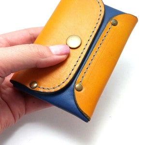 Porte-monnaie fait main en cuir véritable orange et bleu épais pouvant accueillir des cartes de visite avec pièce d'identité en espèces, initiales gratuites, idées cadeaux personnalisées