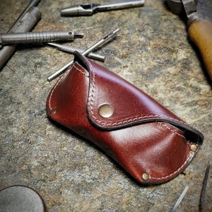 Elegant handmade leather case to be able to fit Ray Ban or Aviator which is about 14.5cm length Reading glass covers,initials,made by TIZART