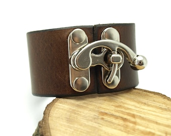 Brown cowhide men cuff bracelet 100% Leather wide Bracelet massive cuff  men bracelet gift ideas leather roker cuff unique cool leather cuff