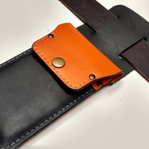 Gepersonaliseerde leren stijlvolle hoes passend voor Iphone 15 pro max alle telefoonmodellen hoesje tas zak kaarten contant identiteitsbewijs gratis initialen riemlus