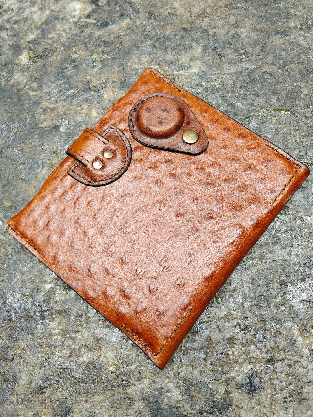 Leather Cover to Fit NEW Kindle Paperwhite 2021 With Apple AirTag Case on the Back Handmade Case