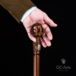 Drachenkralle Gehstock, handgeschnitzter Eichengehstock, ergonomischer Fantasiestab, einzigartige Gehhilfe, Gothic Kunst Geschenk