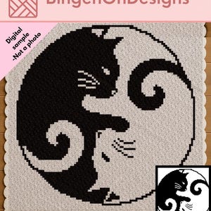 Peut inclure: Un modèle de crochet carré présentant un motif yin-yang circulaire composé d'un chat noir et d'un chat blanc. Le texte BingenOnDesigns apparaît en haut, et le texte Digital sample -Not a photo apparaît dans le coin supérieur gauche.