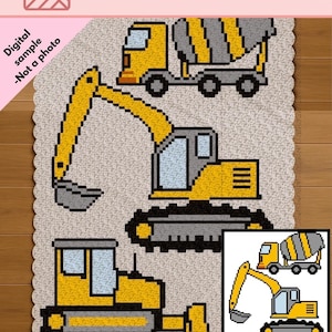 Peut inclure: Une couverture au crochet présentant un motif pixélisé de trois engins de chantier jaunes : une bétonnière, une pelleteuse et un bulldozer. La couverture a un bord festonné et un fond texturé gris clair. Le texte BingenOnDesigns est visible.