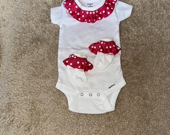 Conjunto para bebé de 3 a 6 meses / Body y calcetines a juego / Regalo para baby shower