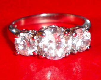 Vintage RJ Graziano AVON 3 CZ Cubic Zirconia Stones Ladies Ring Size 5