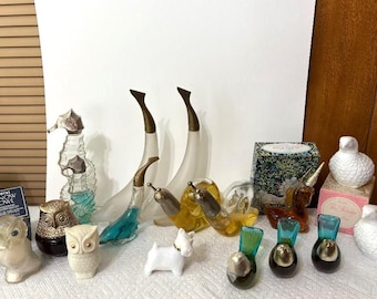 Decantadores vintage de Avon de los años 60-70 con forma de animales ~ Colonia, sobres de crema y polvos, aceite de baño Skin So Soft