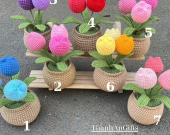 Crochet Tulip Flower Pot, Amigurumi Tulips, Spring Desk Decor, Mother’s Day Gift, Handmade Potted Plant, Cute Home Office Accent