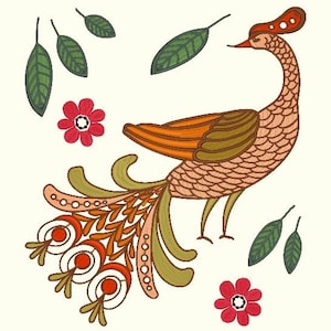 Könnte beinhalten: Eine Illustration eines stilisierten Vogels mit langem, gebogenem Hals und fächerförmigem Schwanz. Der Vogel ist hauptsächlich pfirsichfarben mit orangefarbenen und grünen Akzenten. Das Bild enthält auch grüne Blätter und rote Blumen auf cremefarbenem Hintergrund.