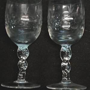 Cut Crystal Goblets Grape Leaf Etched Twist Stem Set 2 Midcentury Wine Glasses