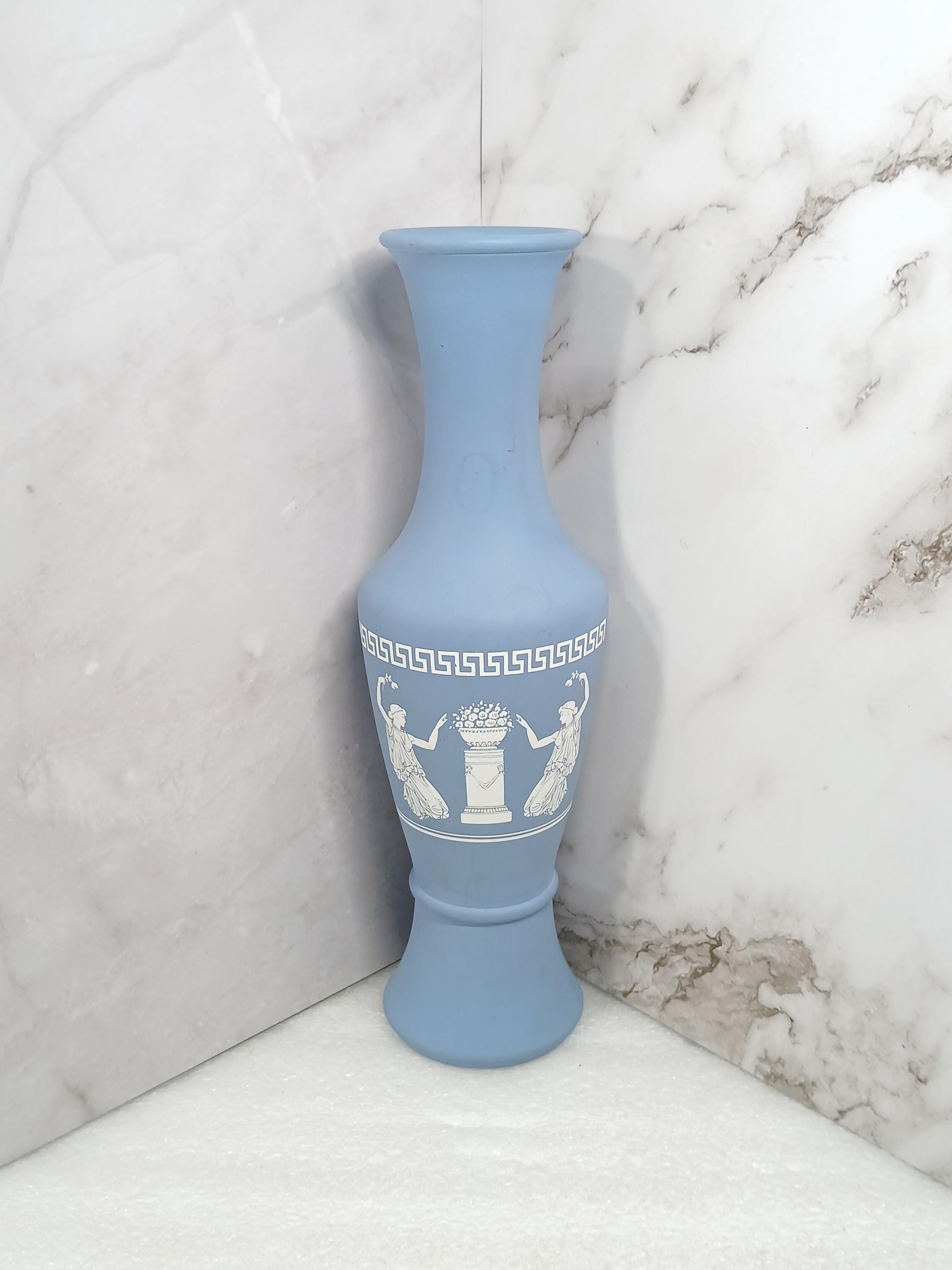 ブルージャスパーウェアの花瓶 11インチ クラシカルなレリーフ模様