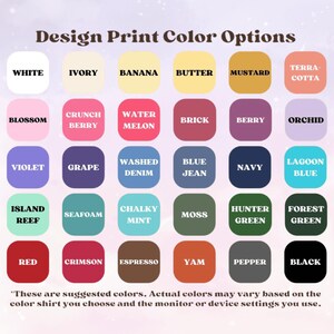 K&ouml;nnte beinhalten: Eine Farbkarte mit dem Titel "Design-Druckfarboptionen" zeigt eine Vielzahl von Farben, darunter Wei&szlig;, Elfenbein, Banane, Butter, Senf, Terrakotta, Bl&uuml;te, Crunch Berry, Wassermelone, Ziegel, Beere, Orchidee, Violett, Traube, Washed Denim, Blue Jean, Marine, Lagunenblau, Inselriff, Seegr&uuml;n, Kreideminze, Moos, J&auml;gergr&uuml;n, Waldgr&uuml;n, Rot, Karmesinrot, Espresso, Yam, Pfeffer und Schwarz.